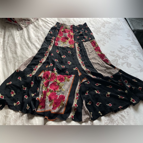 Vintage 90s Black Pink Floral Patchwork Midi Skirt Small 6 Whimsigoth Romantic - Picture 3 of 7